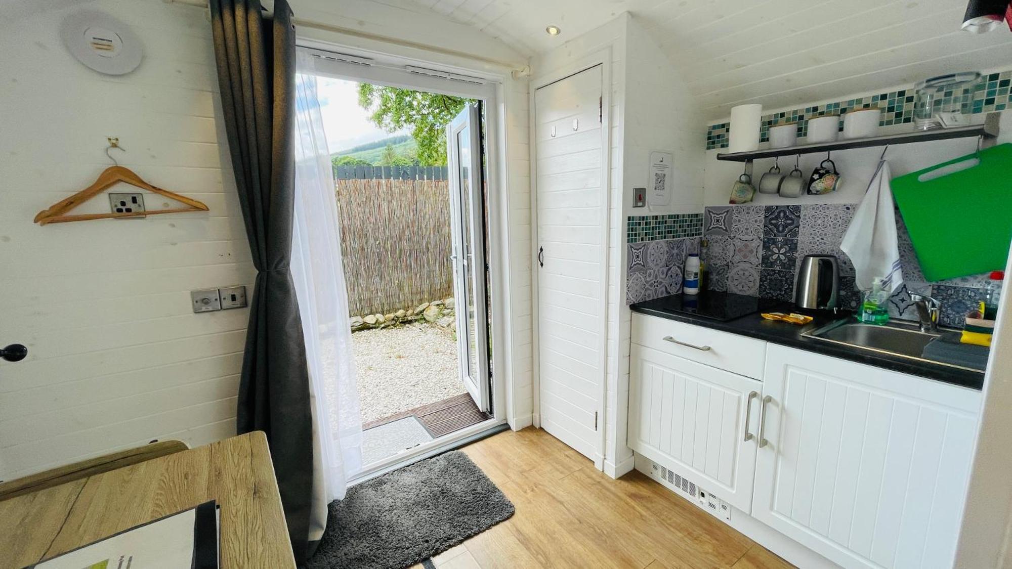 Hideaway Pod Near Loch Ness For A Tranquil Retreat Apartment Lewiston Exterior photo